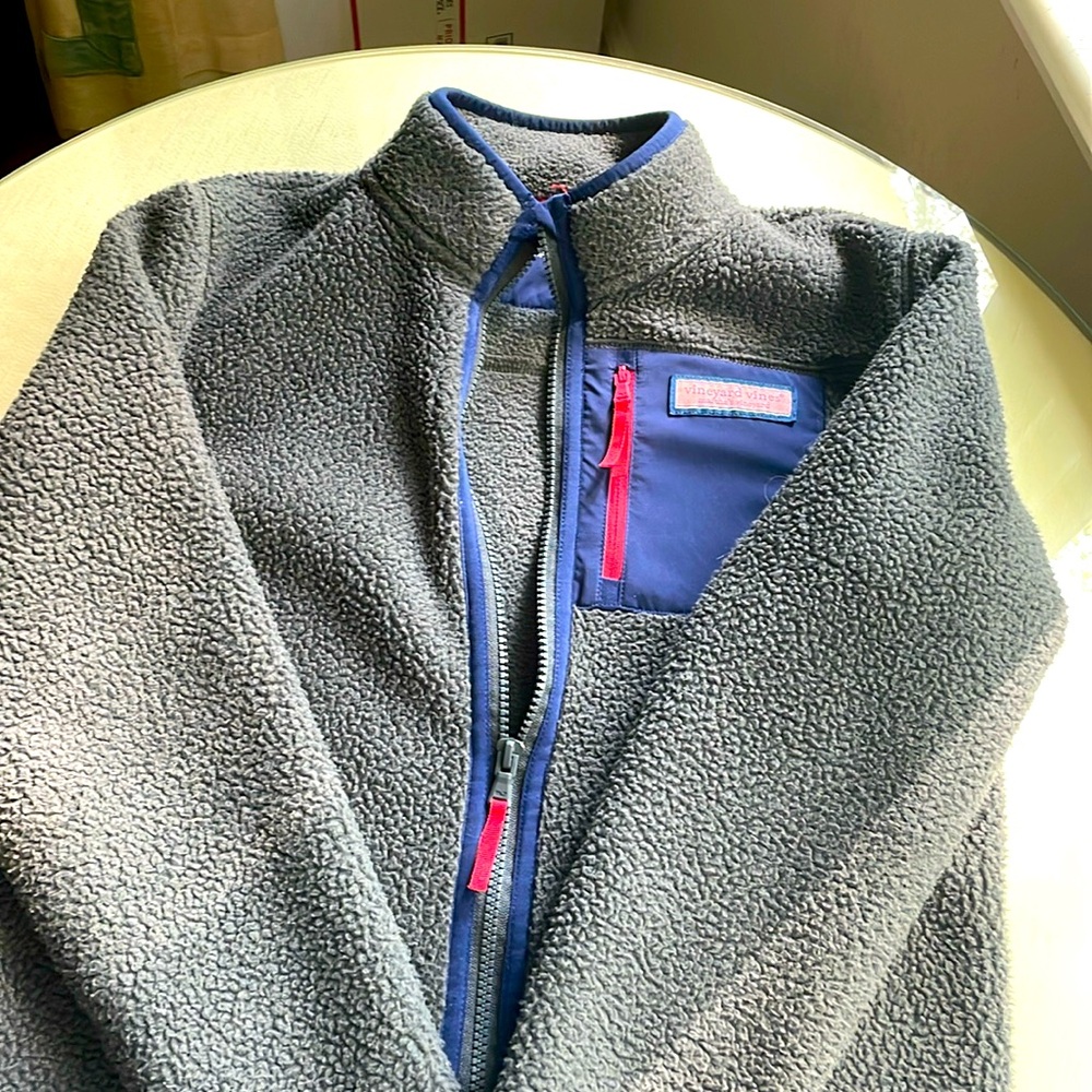 Boys Vineyard Vines sz M full zip fleece